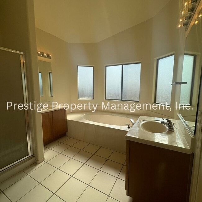 Building Photo - Beautiful Home with 3 Car Garage in Sonoran Ranch!