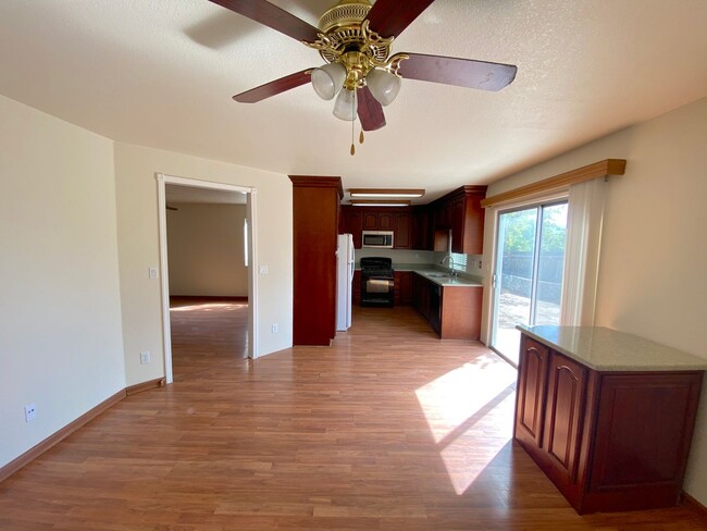 Building Photo - Sparks Two-story House - 4 Bedrooms (Reed ...
