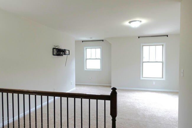 Building Photo - 24 Noble Wing Ln