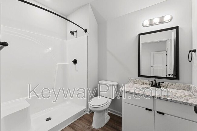 Building Photo - 26 Jones St