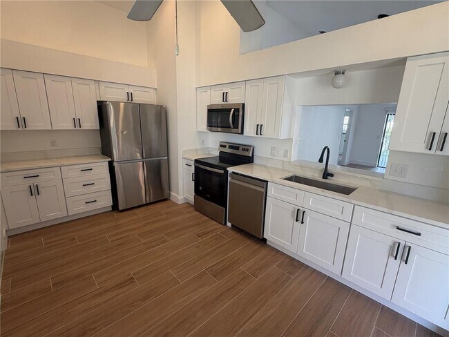 Building Photo - 4352 Sandhurst Dr