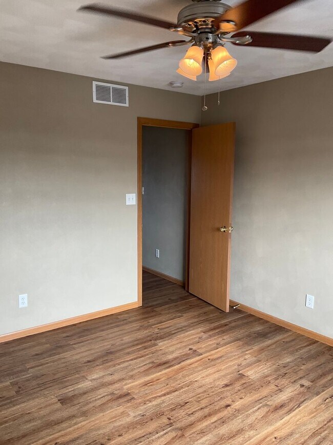 Building Photo - 139 Northtowne St