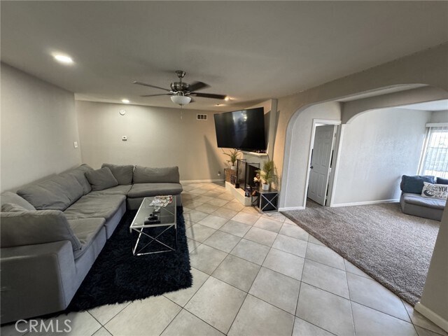 Building Photo - 5998 Mona Bell Ct