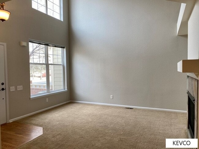 Building Photo - Bright, Comfortable Two Bedroom Townhouse!