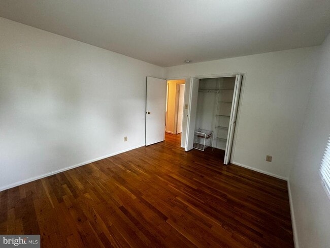 Building Photo - 2508 St John Pl