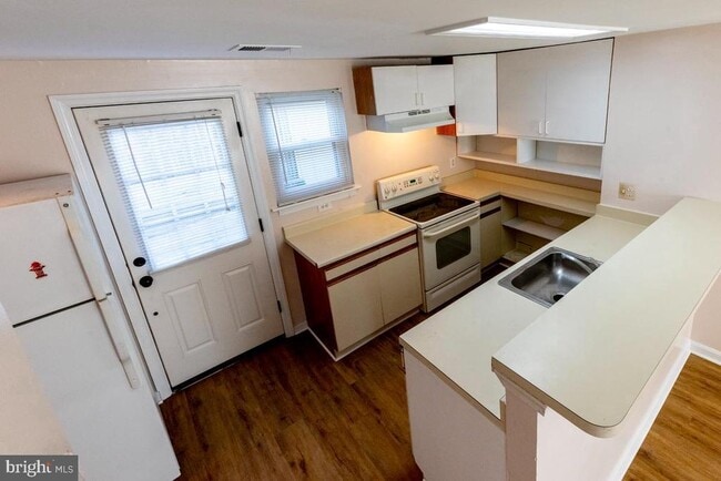 Building Photo - 4356 Pembrook Village Dr