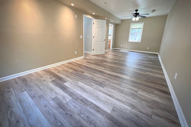 Building Photo - 4bd/2.5ba Brick Ranch Home in Kings Grant. NO STUDENTS/NO CATS