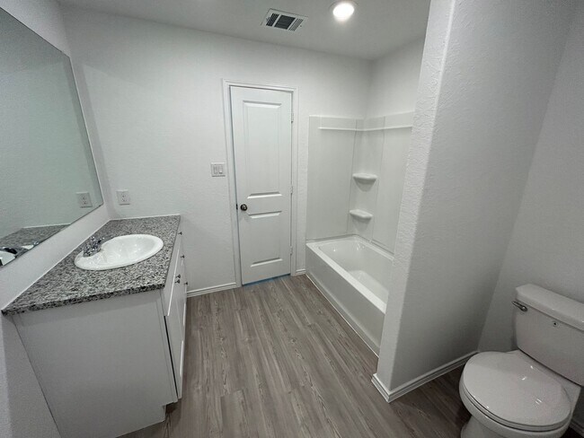 Building Photo - Modern 4-Bedroom Living with Community Pool Access!