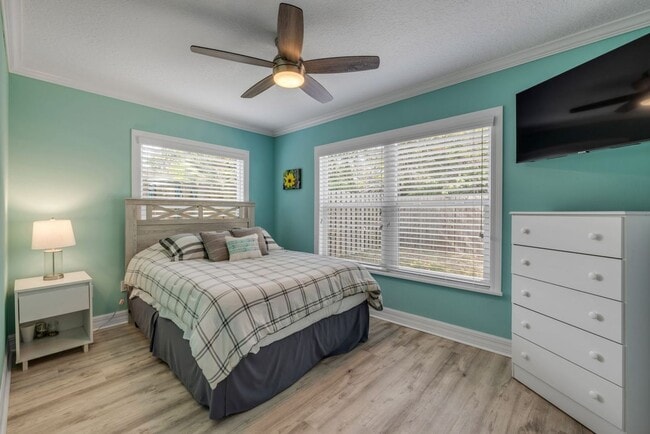 Building Photo - Renovated Spanish-Style 2/1 Beach Bungalow...