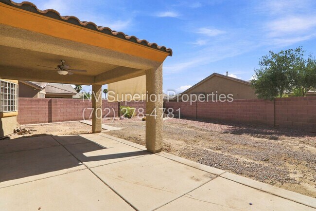 Building Photo - SE!! Stallion Mountain!! Gated!!! Single Story Home!! No Carpets!!! Covered patio!! Water Conditi...