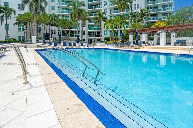 Building Photo - 500 SE Mizner Blvd