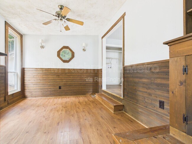 Building Photo - 11220 Sunfield Dr