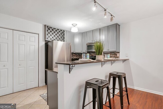 Building Photo - 1445 Monroe Dr NE