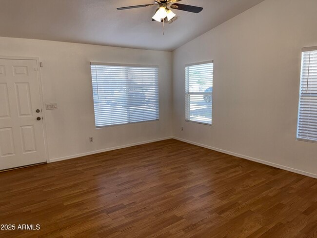 Building Photo - 1319 W Michelle Dr