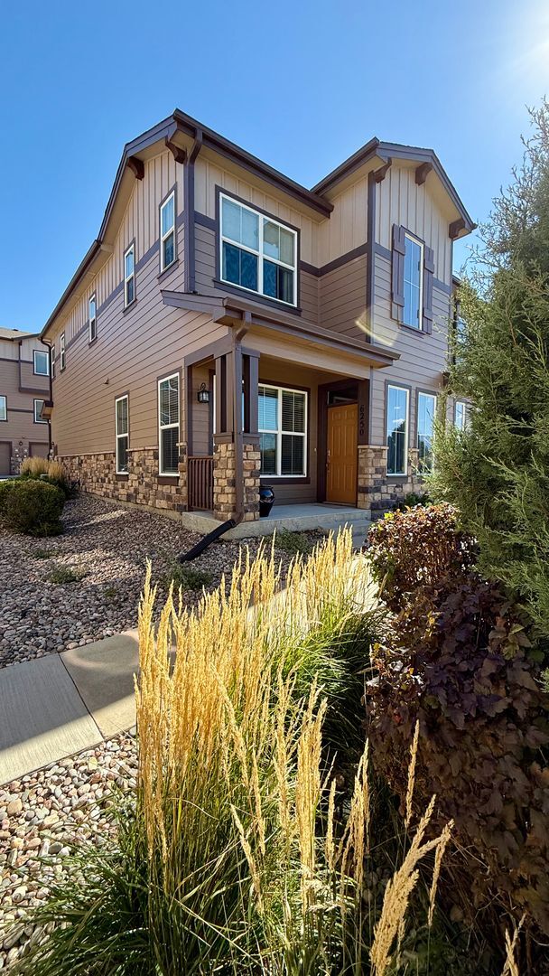 Building Photo - Spacious & Modern 3-Bedroom Townhome in The Vistas at Norwood