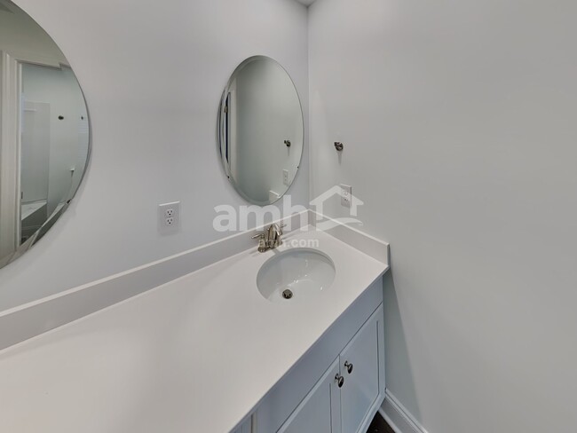 Building Photo - 213 Argea Dr