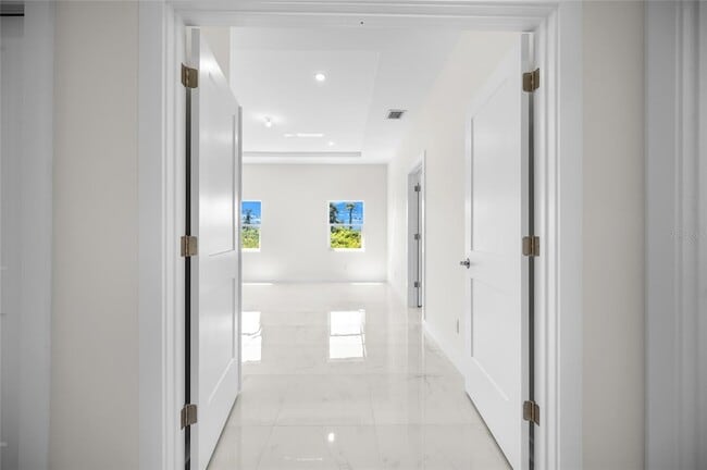 Building Photo - 13 Polar Ct