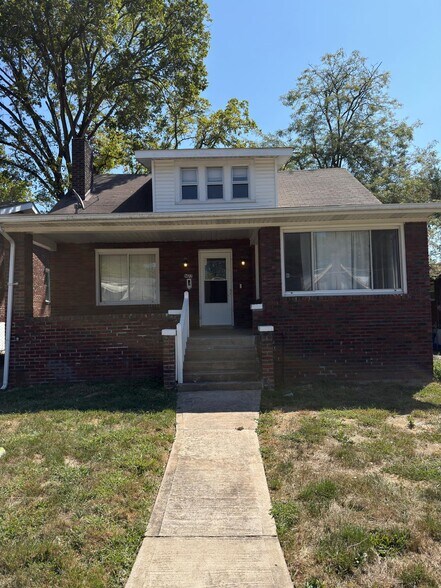 Primary Photo - 3422 Pine Grove Ave