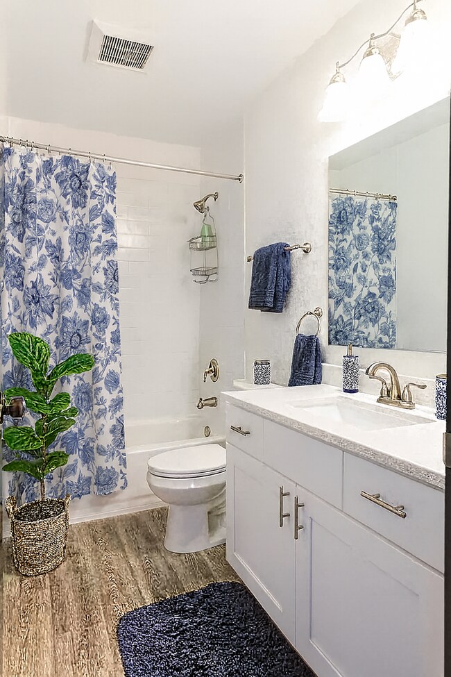 Building Photo - *!~!* WoW *!~!* Absolutely STUNNING Pet Friendly Remodeled 2 Bed Apt. *!~!* wOw *!~!*