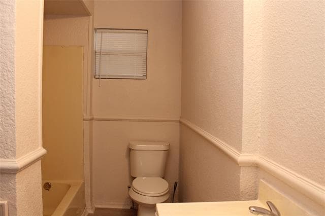 Building Photo - 531 W Spurgeon St