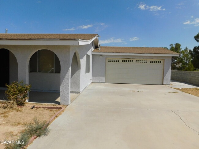Building Photo - 9841 Mendiburu Rd
