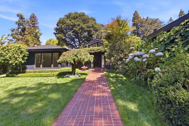 Building Photo - 820 Eucalyptus Ave