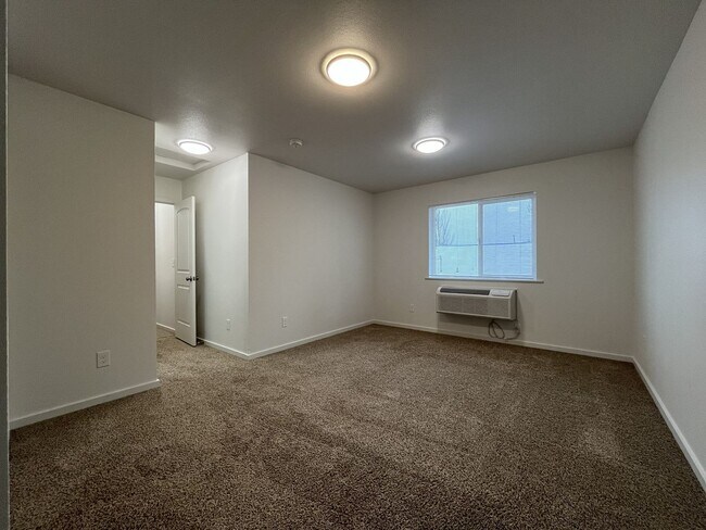 Building Photo - JDD2413