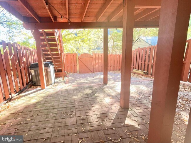 Building Photo - 14069 Madrigal Dr