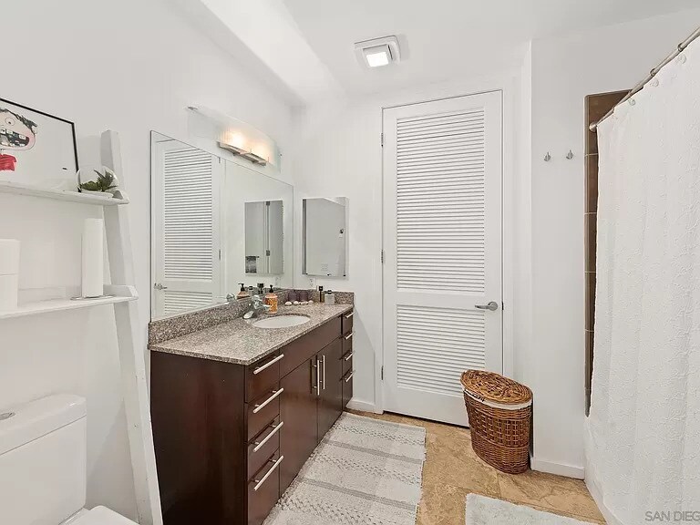 Building Photo - 1025 Island Ave