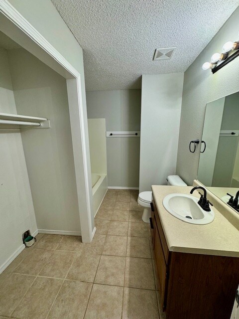 Building Photo - 3500 SW Landau Ct