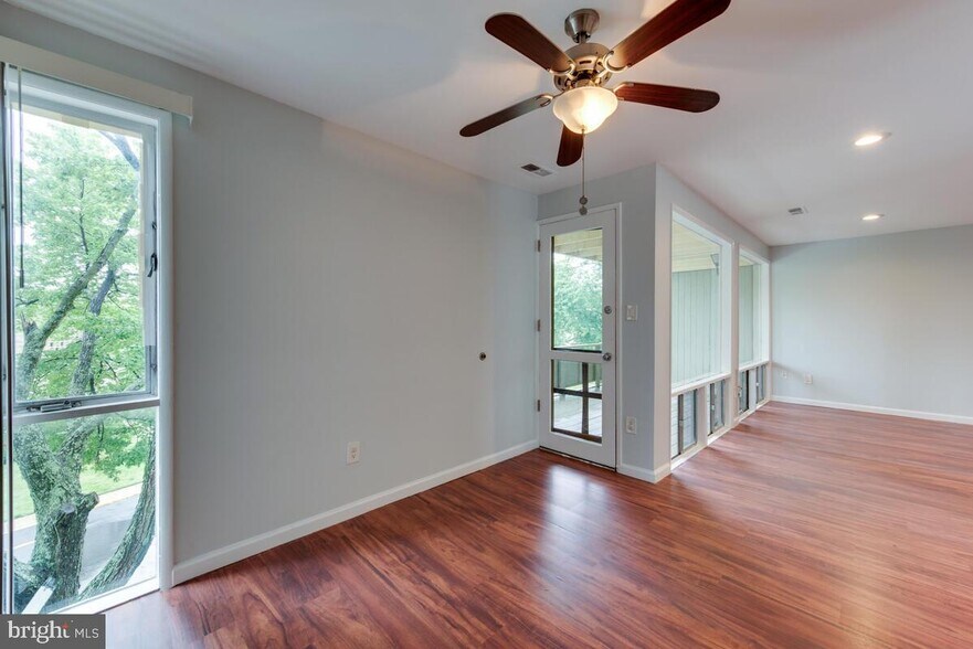 Building Photo - 7312 Donnell Pl