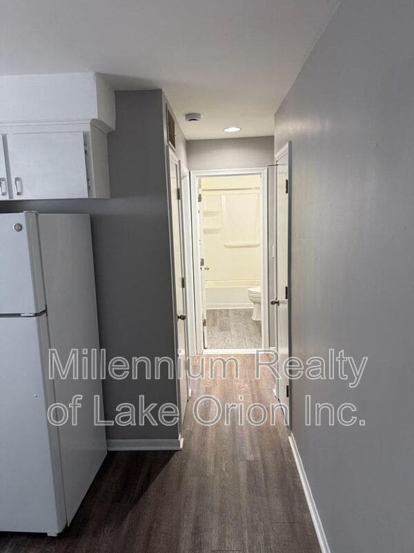 Building Photo - 80 Myron St