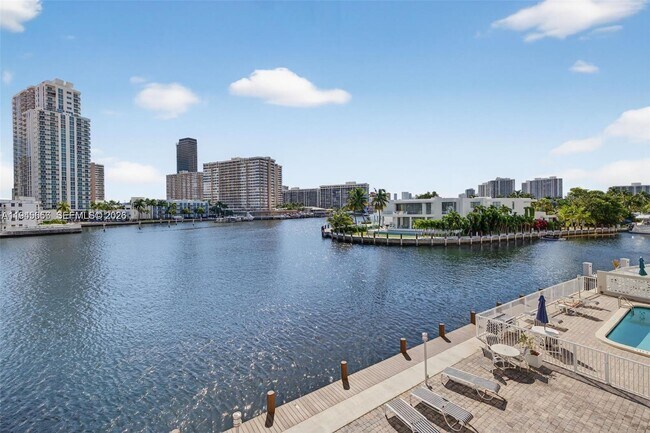 Building Photo - 121 Golden Isles Dr