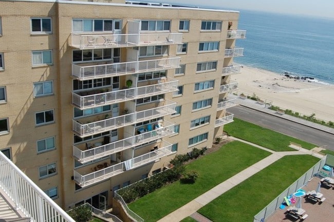 Building Photo - Sea Verge
