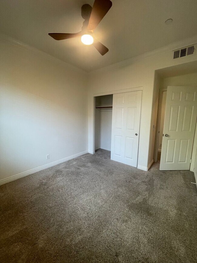 Building Photo - Welcome to your dream home in the heart of Tustin 92782!