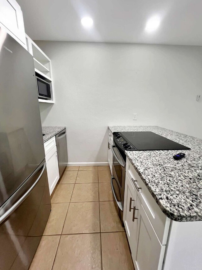 Building Photo - Spellbound in the Sunshine – Cozy 1BR with...