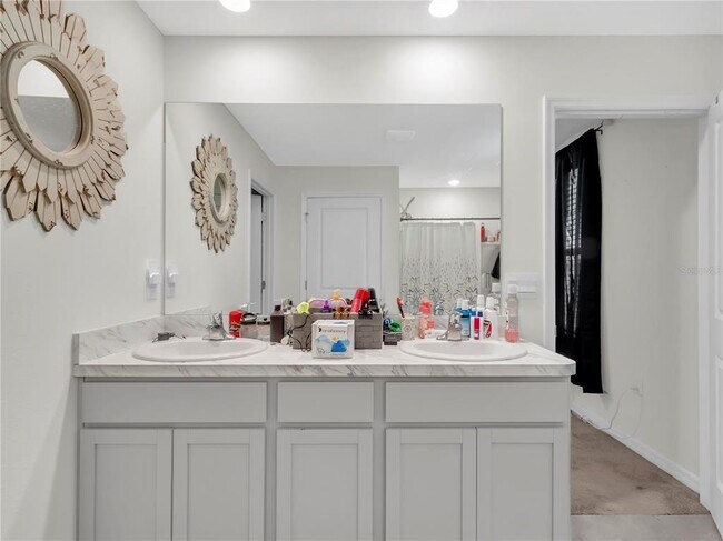 Building Photo - 16702 Carlton Pond St