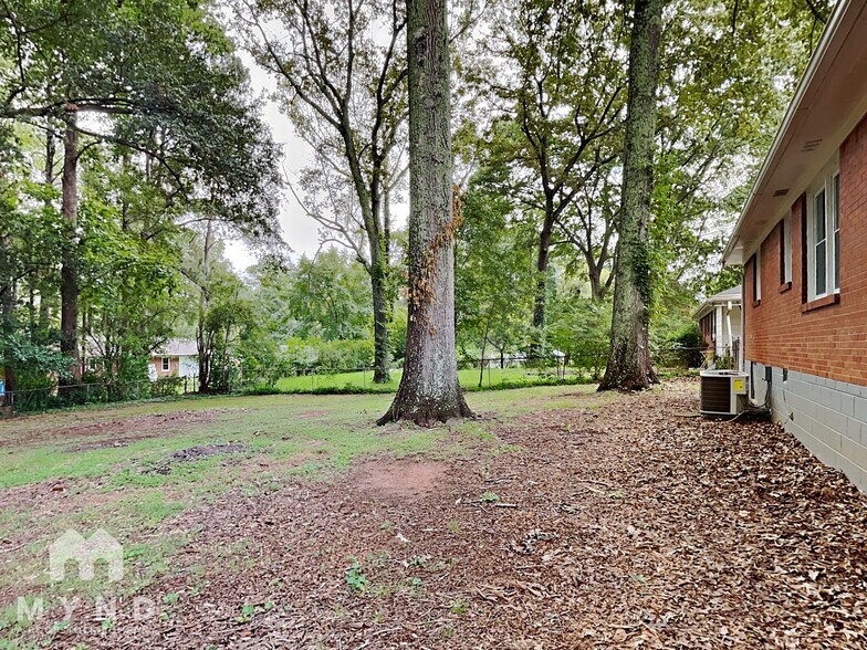 Building Photo - 1590 Bagpipe Pl