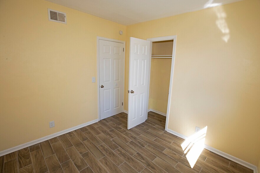 Building Photo - 849 W 30th St