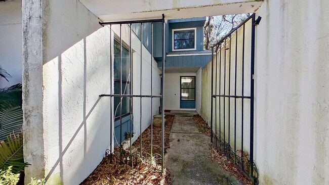 Building Photo - Beautiful townhomw in Mayport Landing!