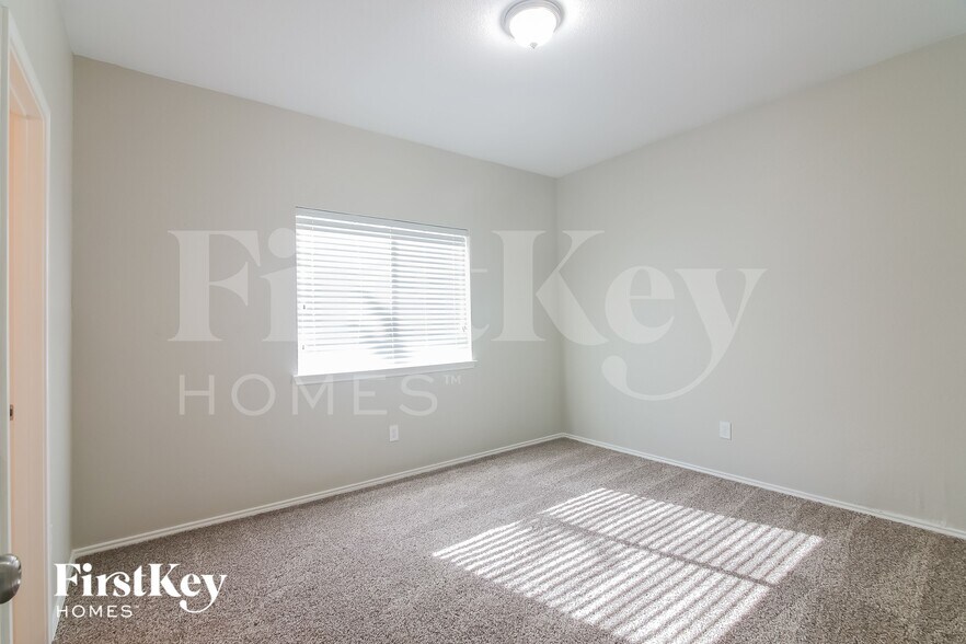 Building Photo - 1731 Vista Ridge Dr W