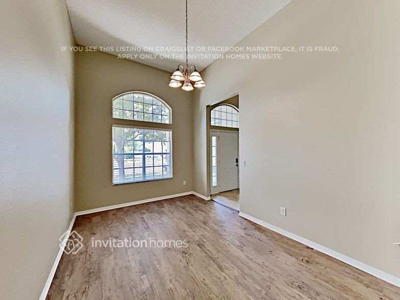 Building Photo - 927 Silverton Loop