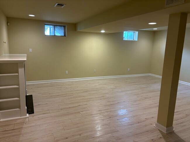 Building Photo - 283 Fountayne Ln