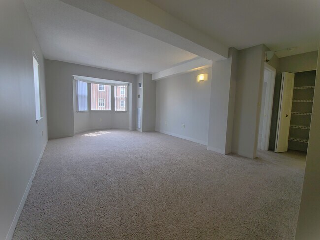 Building Photo - 40 Westwind Rd