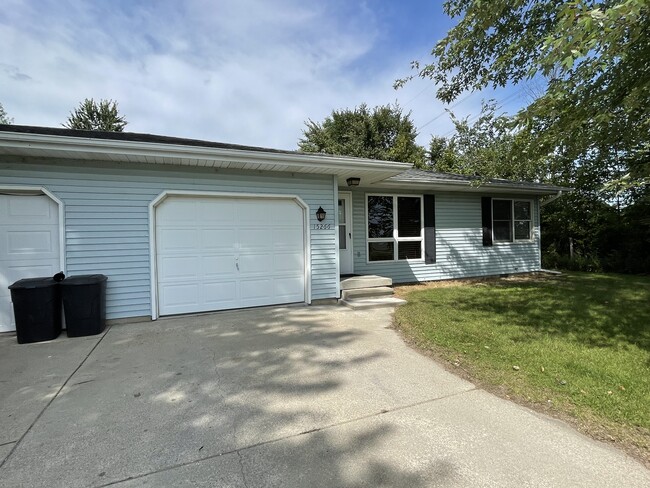 Building Photo - 15266 Doyle Rd