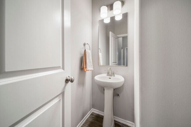 Building Photo - Stunning 3BR + Study in Prime Owasso/Colli...