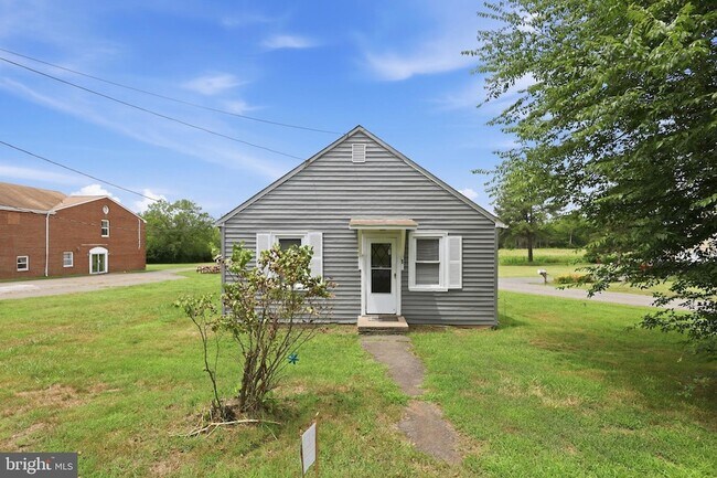Building Photo - 9246 Prospect Ave