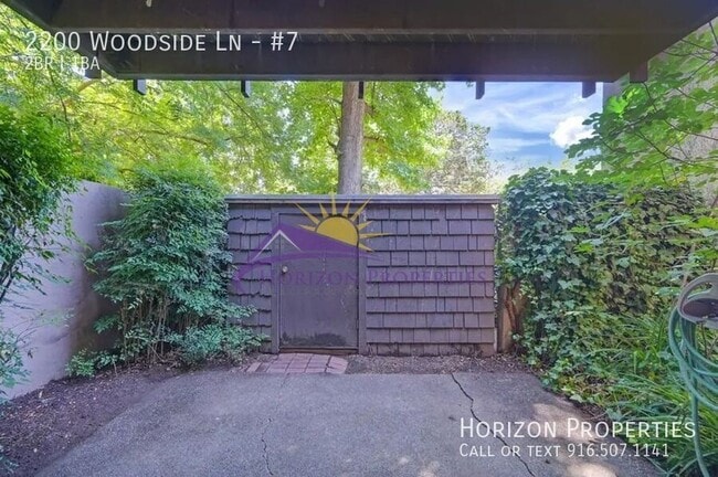 Building Photo - 2200 Woodside Ln