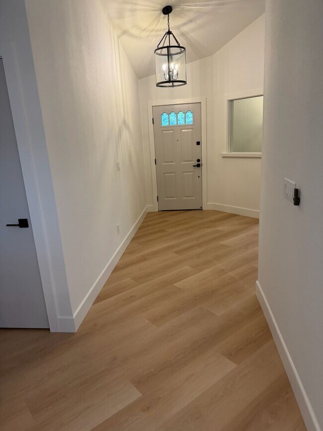 Building Photo - South Napa 3 Bedroom in Court