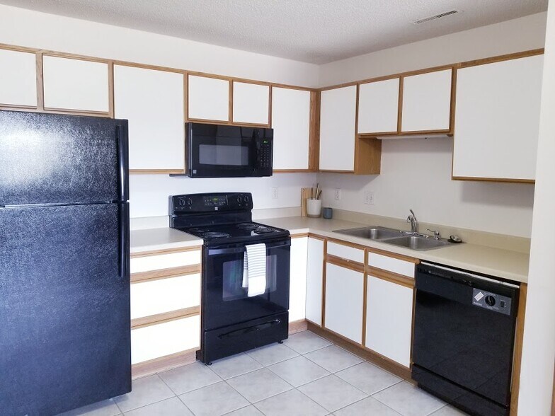 Building Photo - 1230 Murray St NE